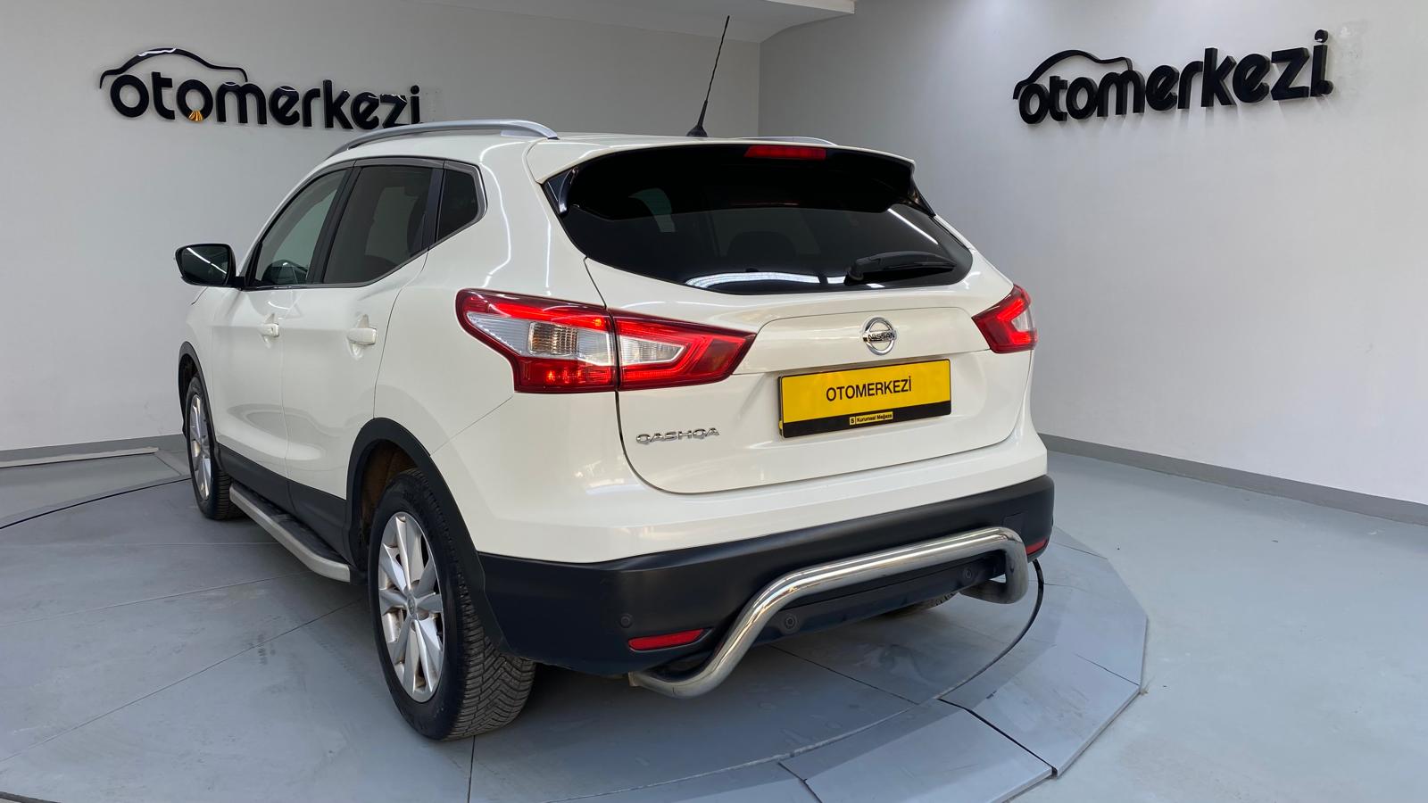 NISSAN QASHQAI 9